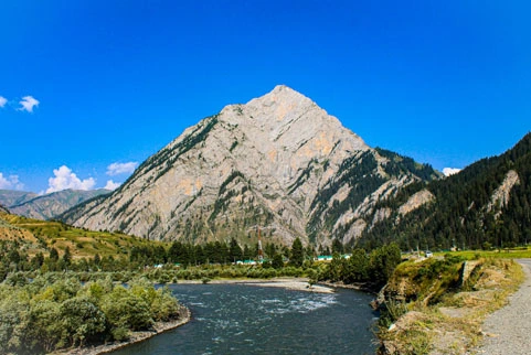 10-Offbeat-Destinations-to-Explore-the-Hidden-Beauty-of-Kashmir-for-blog