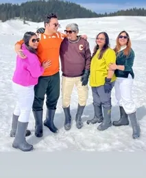 Kashmir Family Package ( Luxurious Stay ) – Kashmir Family Package 4 night 5 days